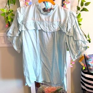 NWT LOFT DELICATE RUFFLE LIGHT BLUE CHAMBRAY TOP SZ M NEVER WORN🪻🪺🌻🪁🩵🌷